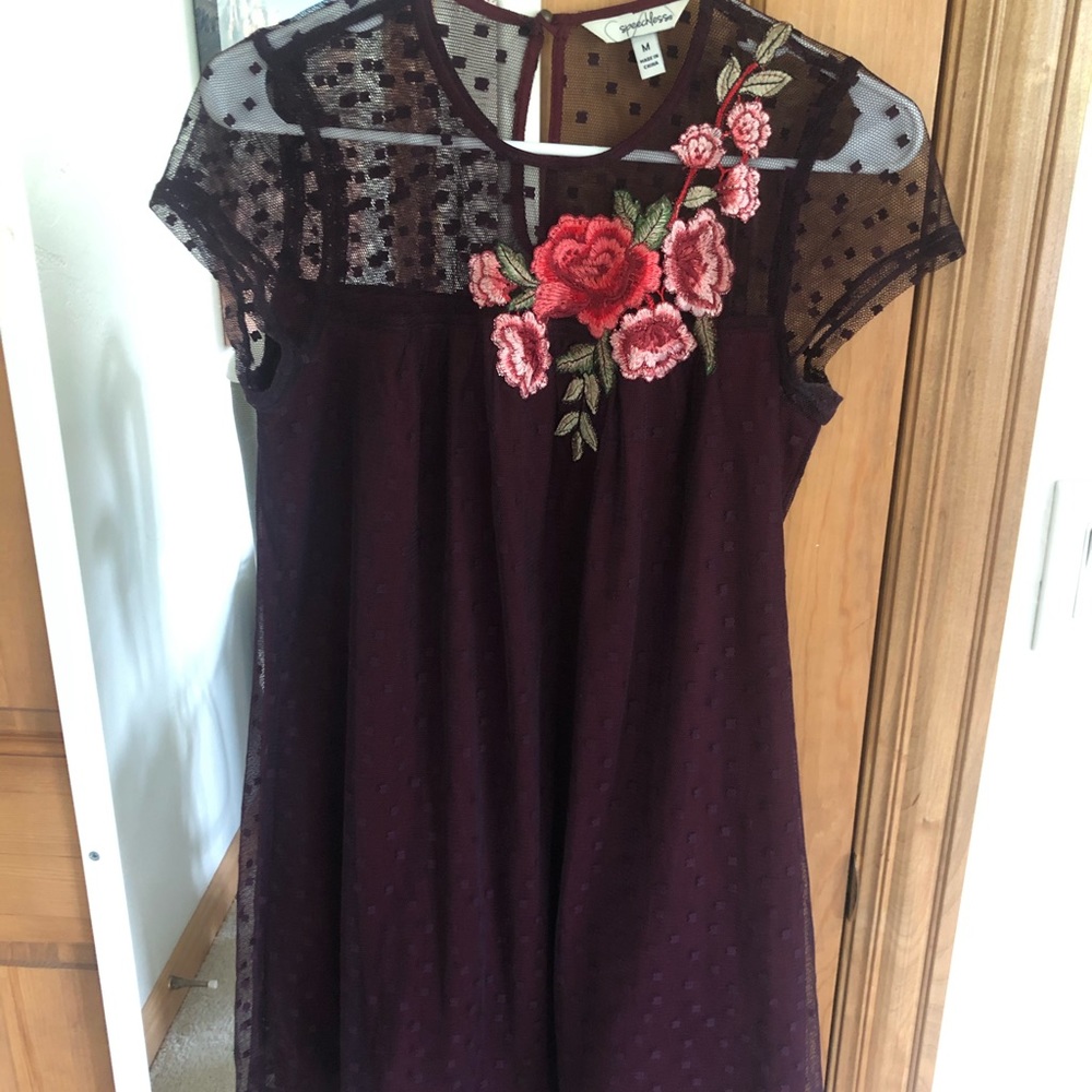 ADORABLE SHORT SLEEVE FLORAL DRESS
